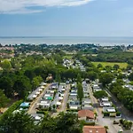 Les Brillas Kamp alanı Les Moutiers