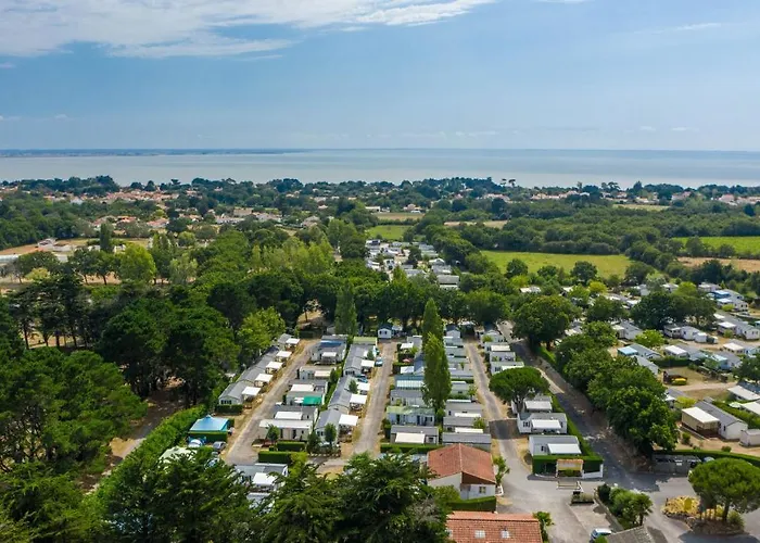 Les Brillas Parque de Campismo Les Moutiers